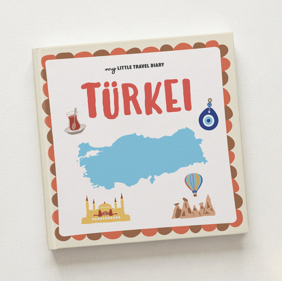 Türkei Reisetagebuch für Kinder – Cover mit Çay-Glas, Nazar-Amulett, Moschee und Heißluftballon